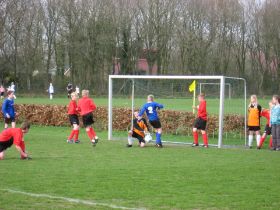 actiefoto schoolvoetbal.jpg